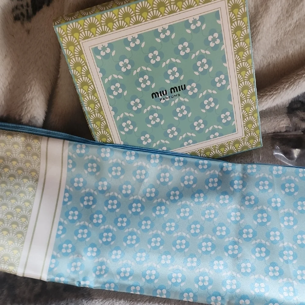 Floral Blue and Green Scarf - Picture 2 of 6